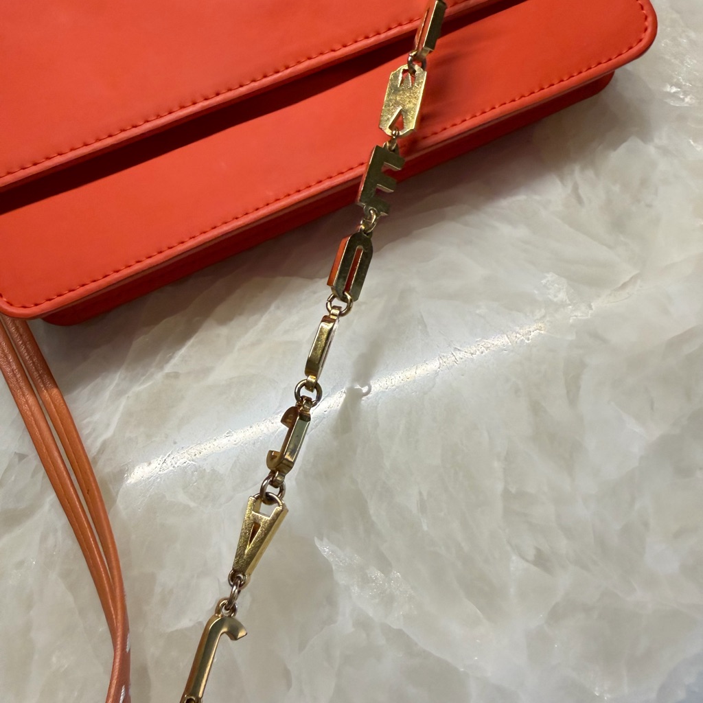 Jacquemus Orange Leather Crossbody With Gold Chain Accent — image 4 of 8